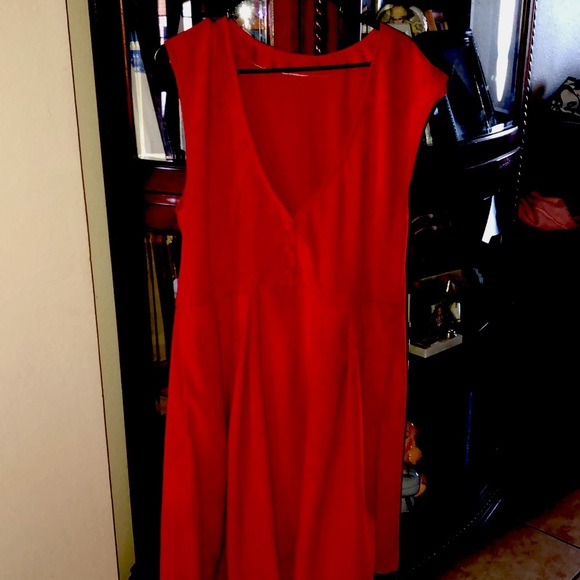 Red,Large - Picture 3 of 3